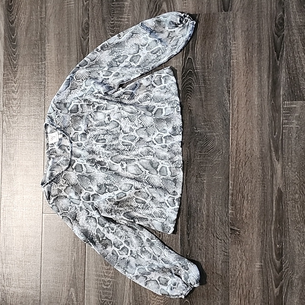 🦜 Self Esteem snake print Blouse 🦜